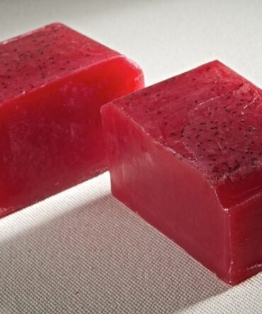 草莓手工皂 80g
